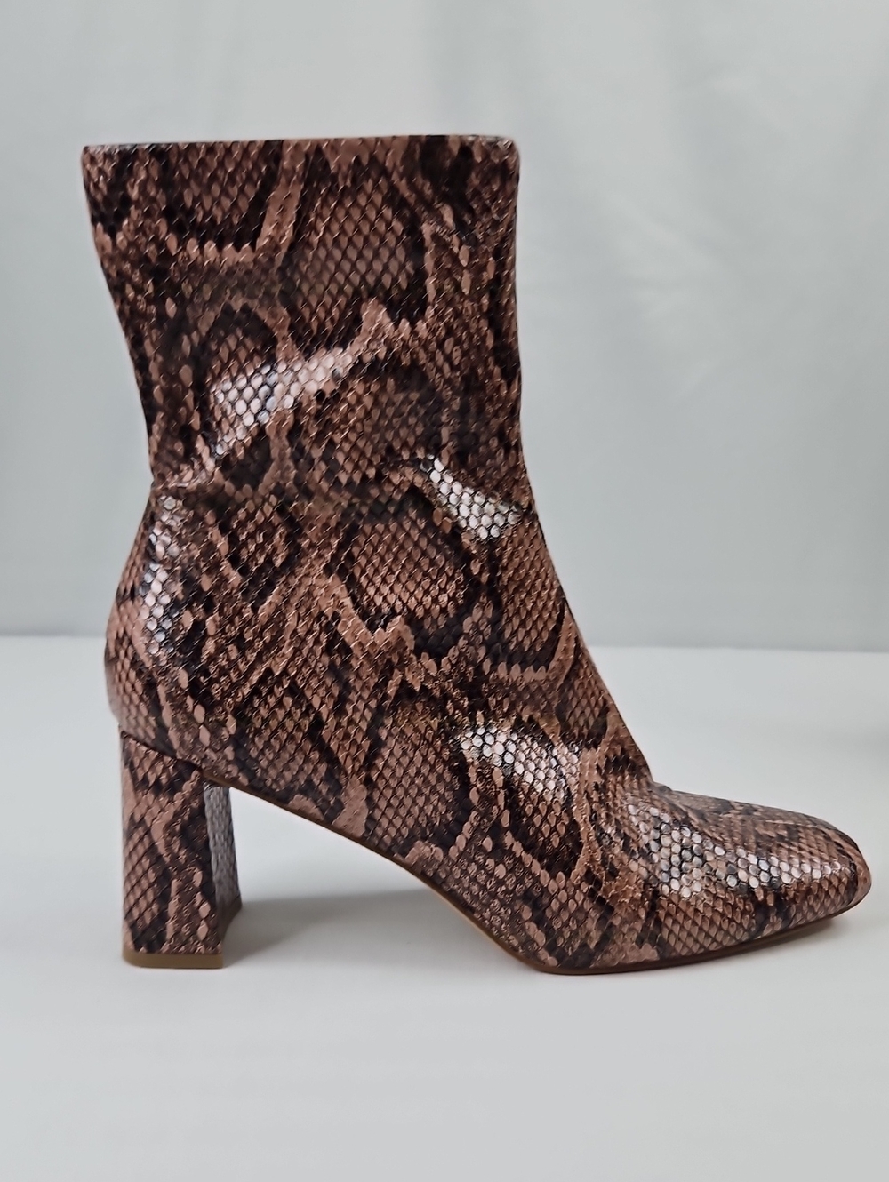 Steve Madden Harli Snakeskin Print Block Heel Ankle Boots Size 9.5